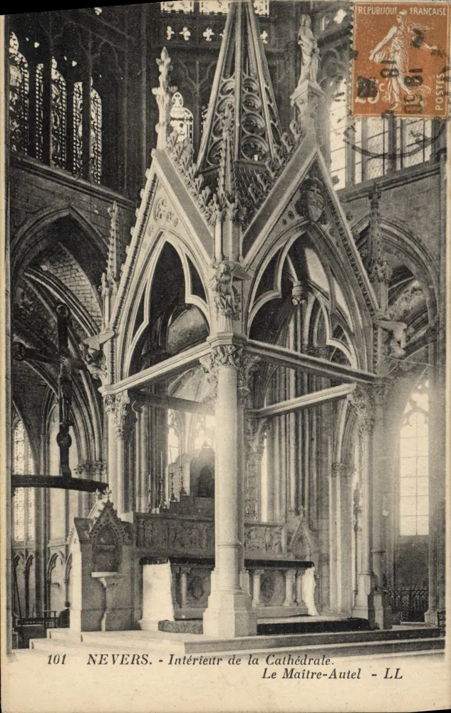 Nevers - Innenraum der Kathedrale. Der Hochaltar - LL - Vorderseite