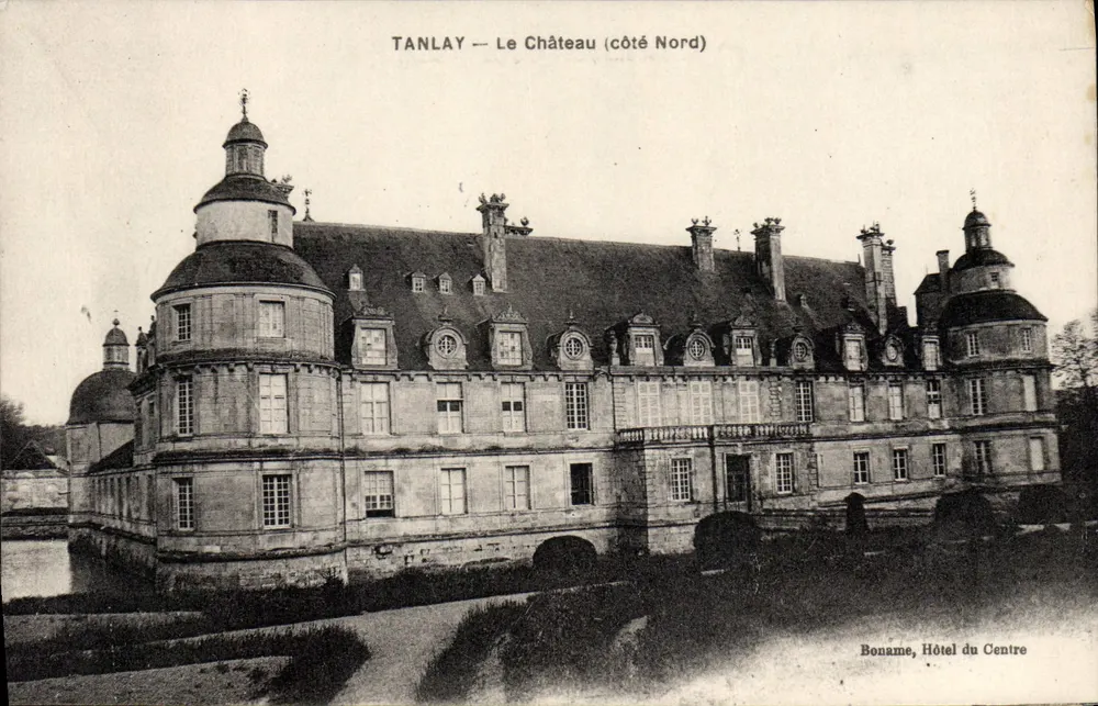 Tanlay — O Castelo (lado Norte) — Boname, Hotel do Centro - Frente