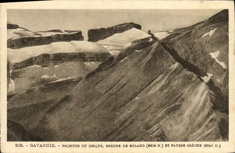 Gavarnie - Fronton des Cirques, Brèche de Roland (2804 m.) und Pausse Brèche (2943 m.) — Héliogravure Labouche Frères, Toulouse, n° 258 - Vorderseite