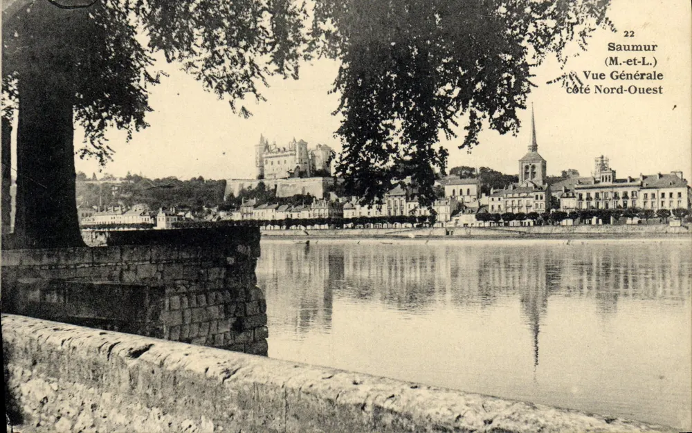 Saumur (M.-et-L.) — Allgemeiner Blick von Nordwesten — unbekannter Verleger, n° 22 - Vorderseite