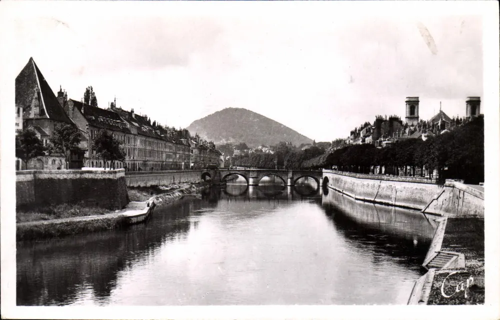 Besançon — Vue générale des Quais — C.A.P. (51) - Frente