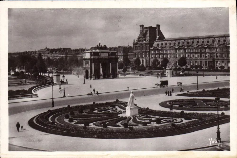 Place du Carrousel — Arc de Triomphe du Carrousel — Yvan - Frente