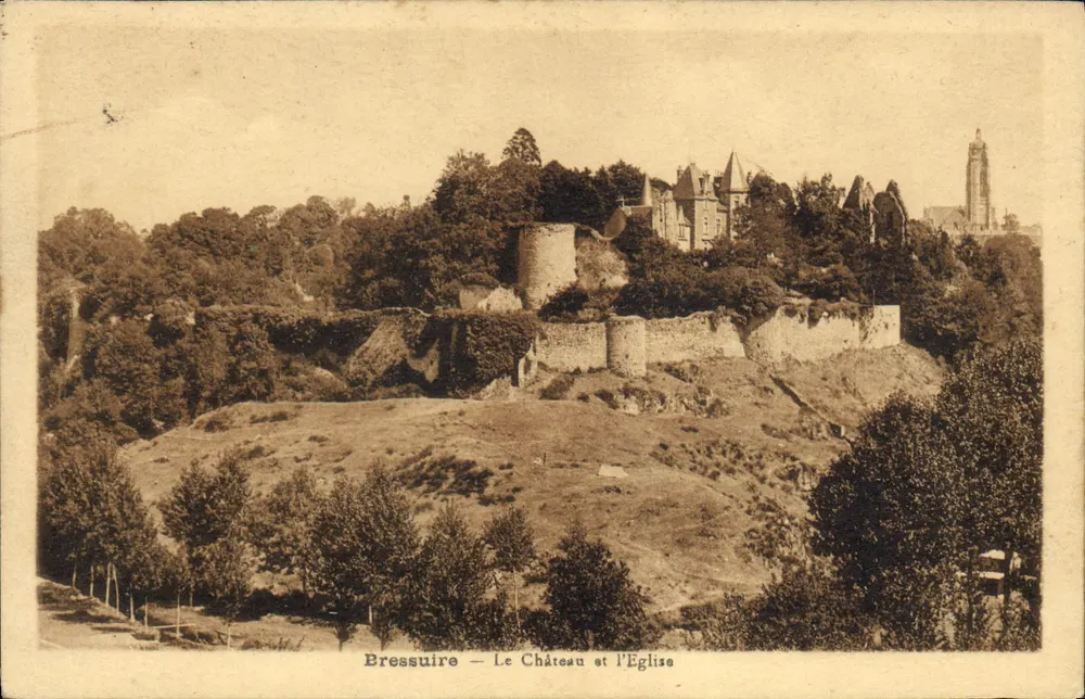 Bressuire — O Castelo e a Igreja — Ed. Marcel Tabac - Frente
