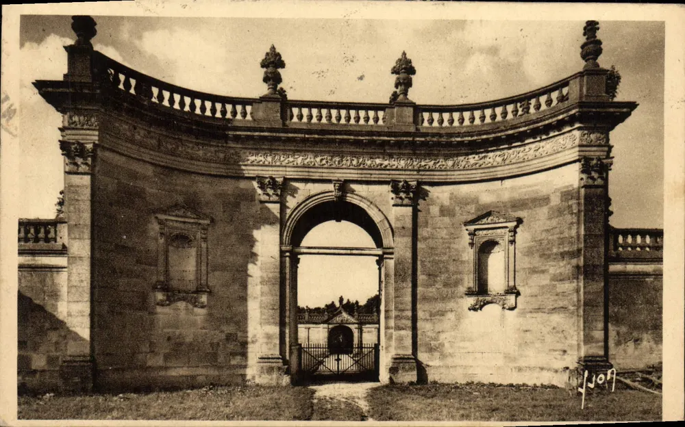 Eingang zum Schloss Trois-Fontaines — Saint-Dizier (Haute-Marne) — Les Editions d'Art YVON - Vorderseite
