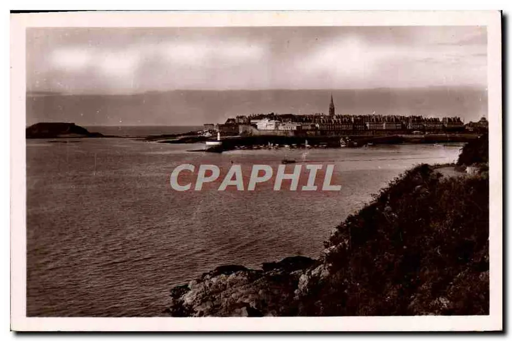 Saint-Malo — Algemene uitzicht genomen vanaf de Corniche d'Aleth — R. Boile, St-Malo - Voorkant