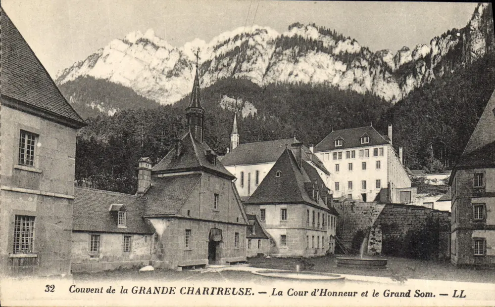 Kloster der GRANDE CHARTREUSE — Die Cour d'Honneur und der Grand Som — LL - Vorderseite
