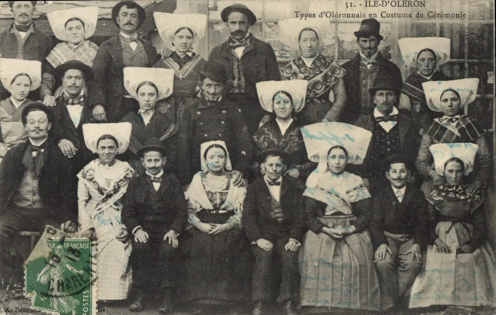 Ile-d'Oléron — Types d'Oléronnais en Costume de Cérémonie — A. Bounaïs, n°51 - Vorderseite