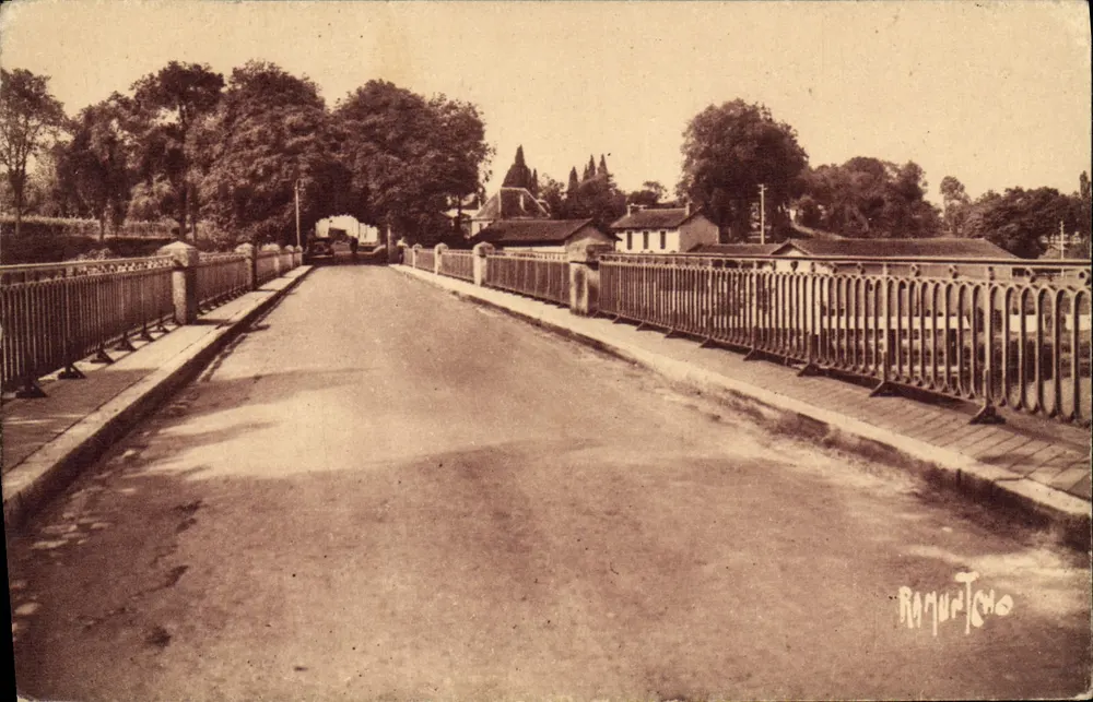 Montpon - Brug over de Isle — Uitgever: Artistieke Uitgaven Raymonde Bergevin, n° 16130 - Voorkant