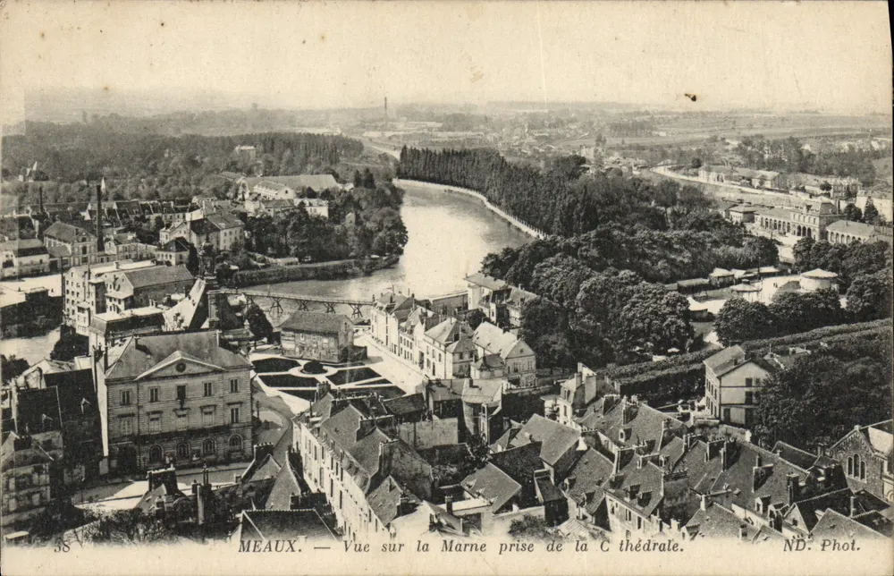 Meaux — Ansicht der Marne vom Dom aus - Vorderseite