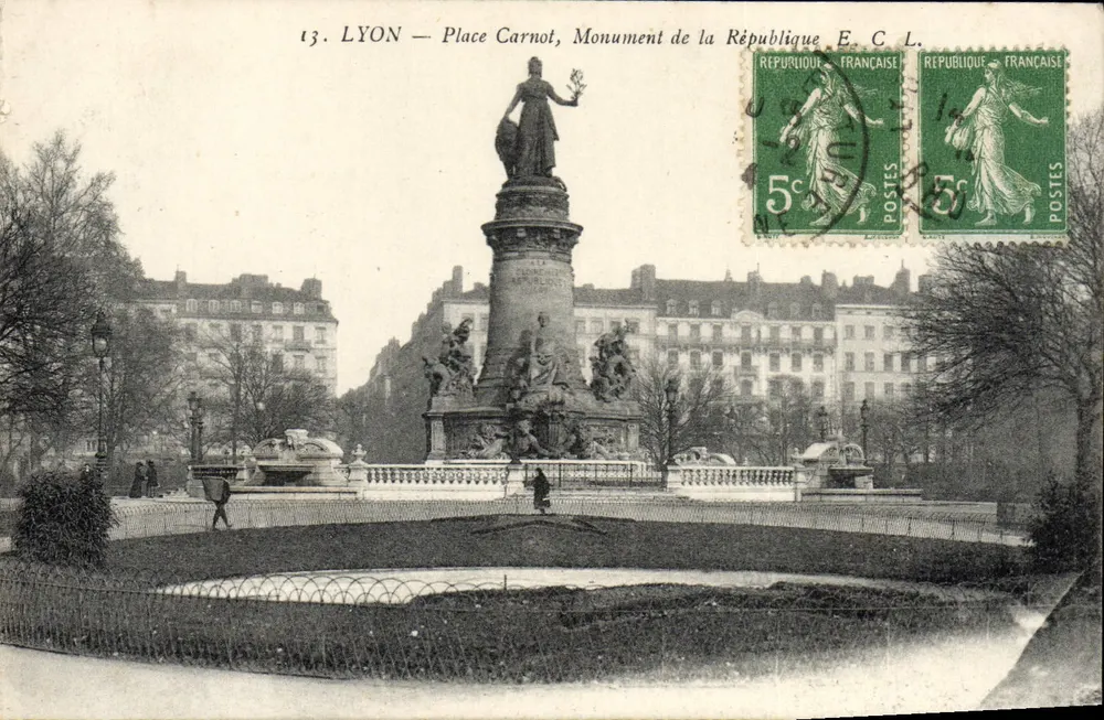 LYON — Place Carnot, Monument da República — E. C. L. - Frente