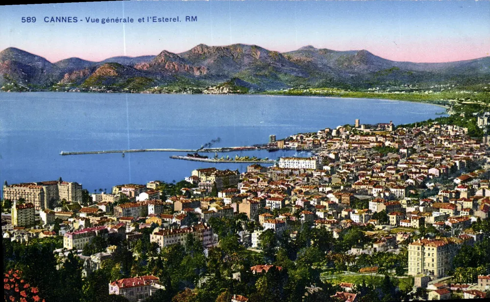 CANNES - Vista geral e o Esterel. RM - Frente