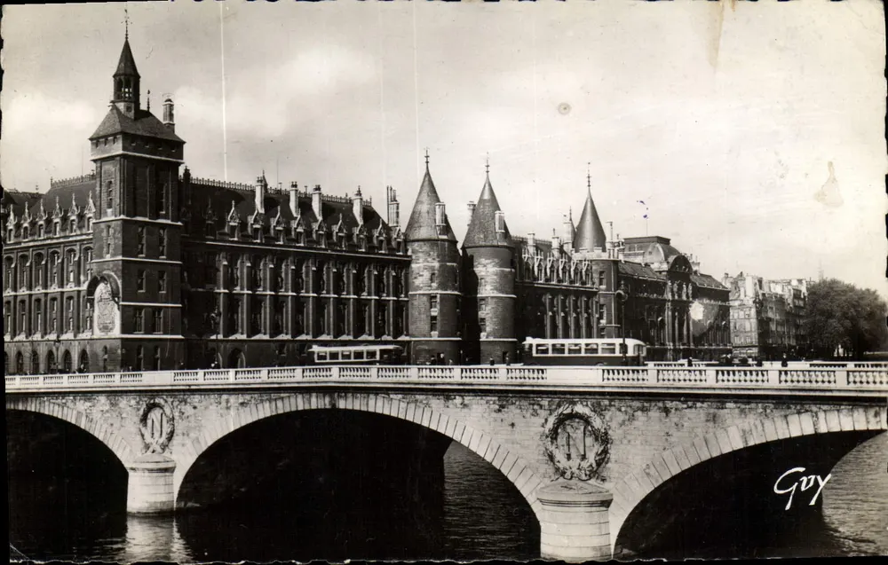 Paris — Das Palast der Gerechtigkeit und die Conciergerie — Édit. d'Art. A. Leonte - Vorderseite