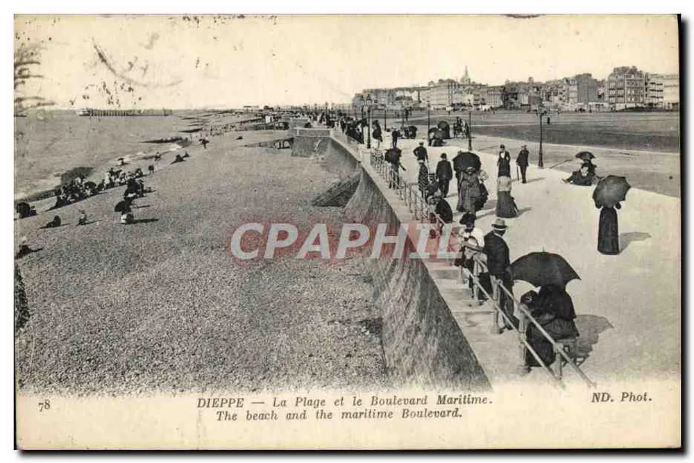Dieppe — A Praia e o Boulevard Marítimo — ND. Fot. - Frente