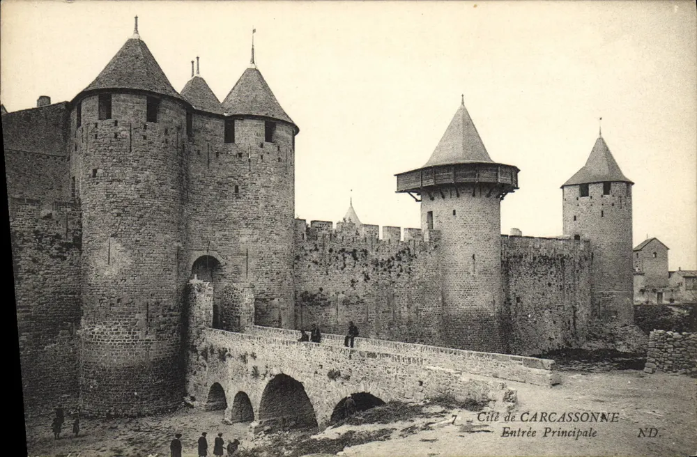 Cidade de Carcassonne — Entrada Principal — ND. - Frente