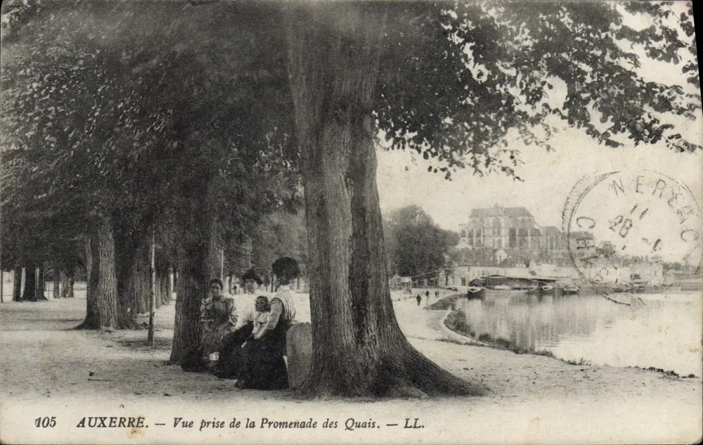 Auxerre — Ansicht vom Promenade des Quais — LL. — Nr. 105 - Vorderseite