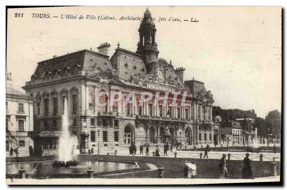 Tours — O Hotel de Ville (Laloux, Arquiteto) e os Jatos d'Água — L.L. - Frente