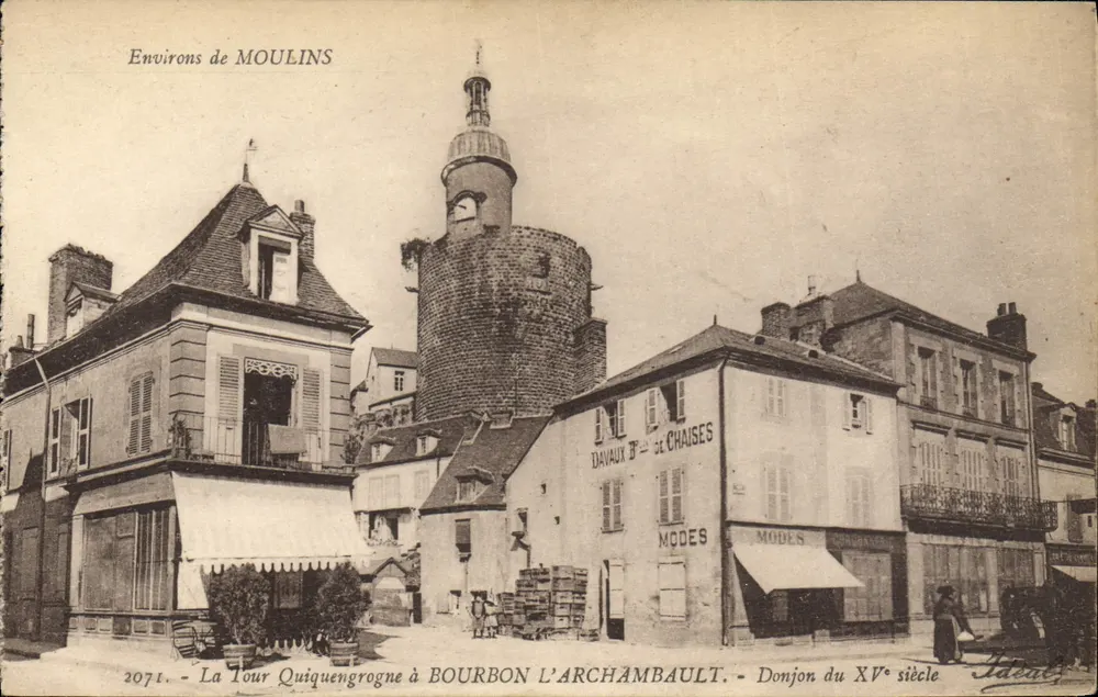 Um MOULINS — Die Tour Quiquengrogne in Bourbon l'Archambault — 15. Jahrhundert — Ideal - Vorderseite