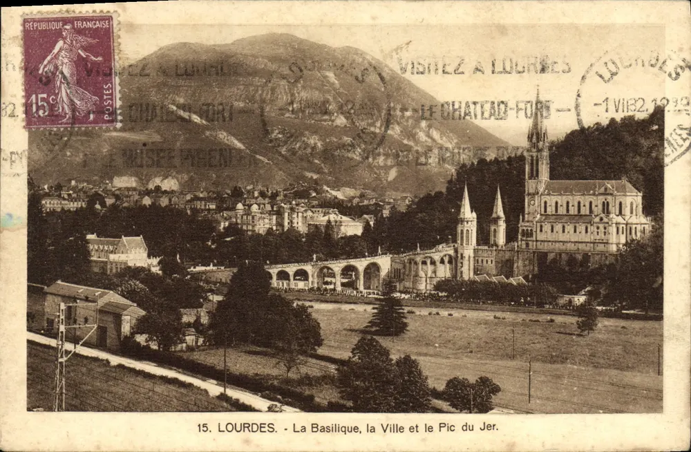 LOURDES - Die Basilika, die Stadt und der Pic du Jer — Verlag nicht sichtbar, Serie Nr. 15 - Vorderseite