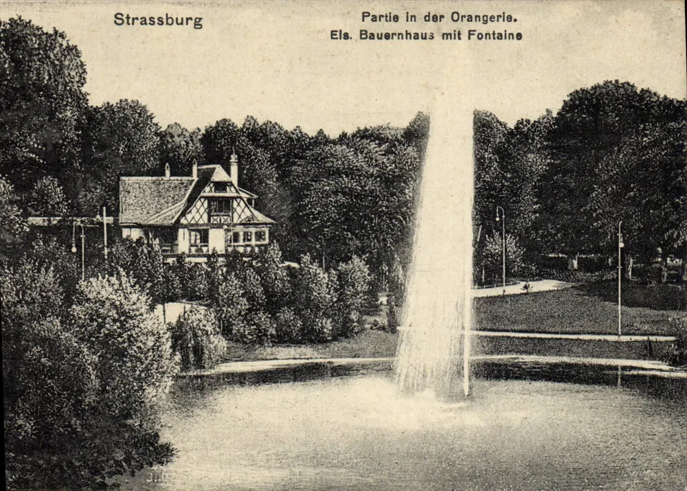 Straßburg — Teil in der Orangerie. Els. Bauernhaus mit Fontaine — unbekannter Verleger - Vorderseite