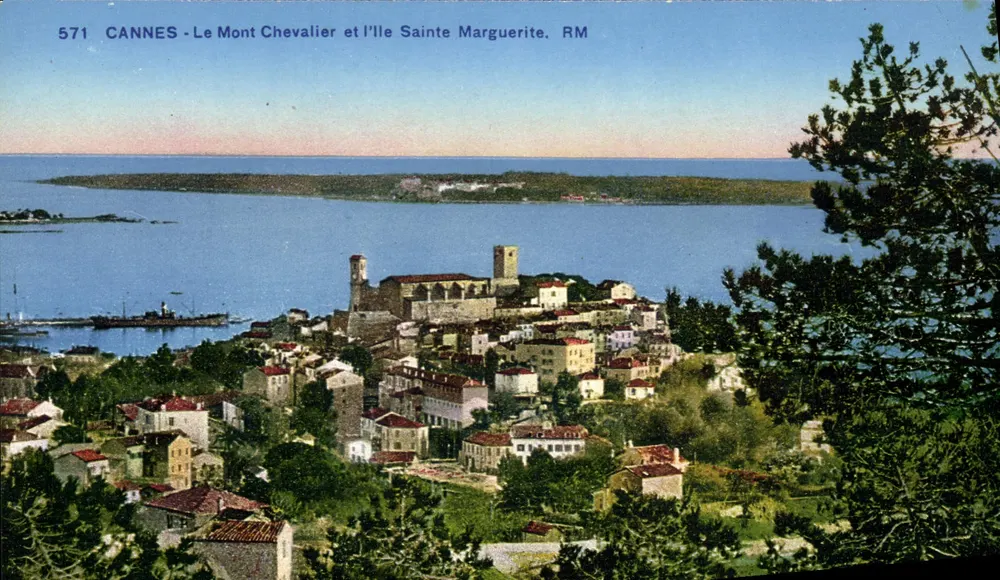 CANNES - Der Mont Chevalier und die Insel Sainte Marguerite. RM - Vorderseite