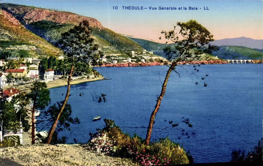 Théoule — Vista generale e la Baia — LL - Recto