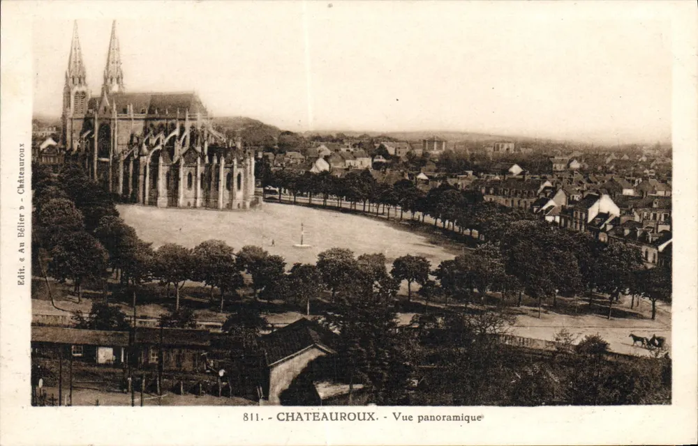 Châteauroux — Vista panorâmica — Édit. « Au Bélier » n° 811 - Frente