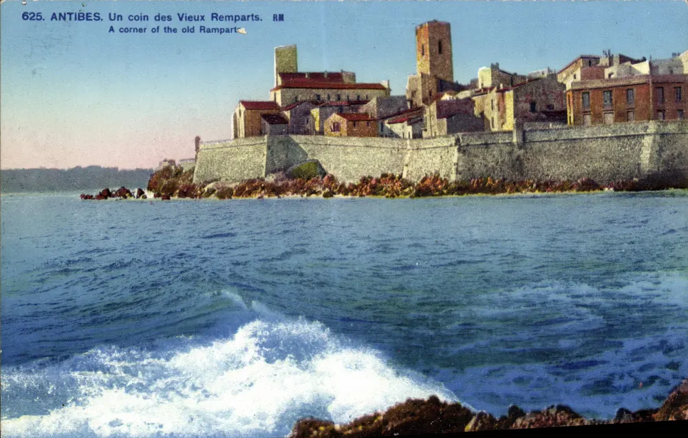Antibes — Ein Stück der alten Mauern — RM - Vorderseite