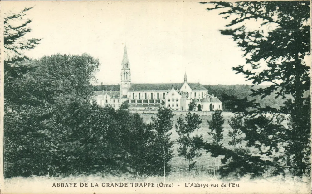 Abadia de la Grande Trappe (Orne) — A Abadia vista do Leste - Frente