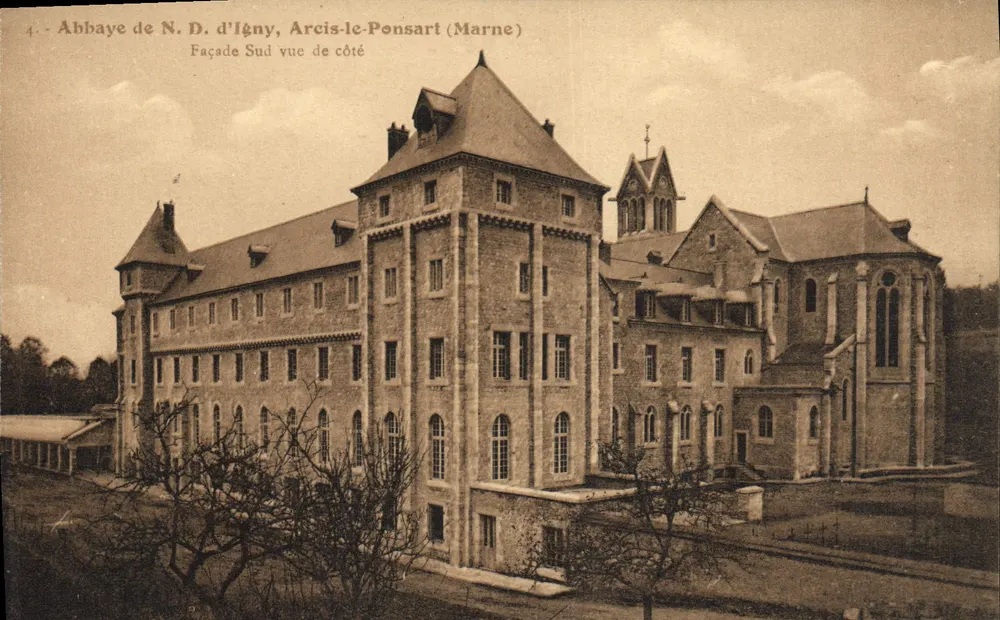 Abtei N.D. d'Igny, Arcis-le-Ponsart (Marne) — Südseite von der Seite gesehen — Verleger nicht sichtbar - Vorderseite