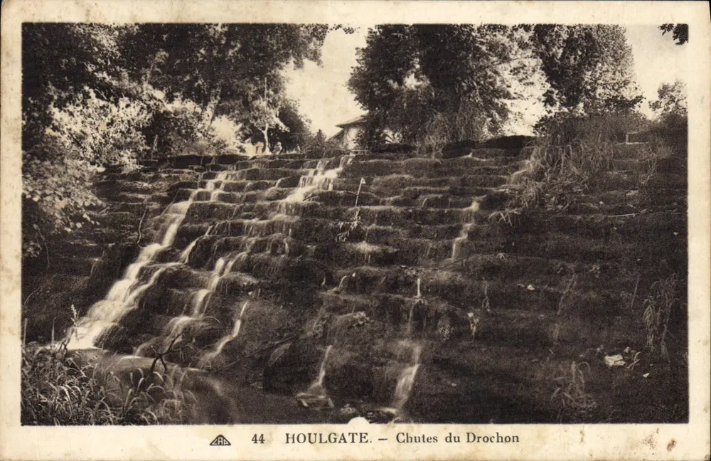 Houlgate — Cachoeira do Drochon — Bilhete postal antigo n°44 - Frente