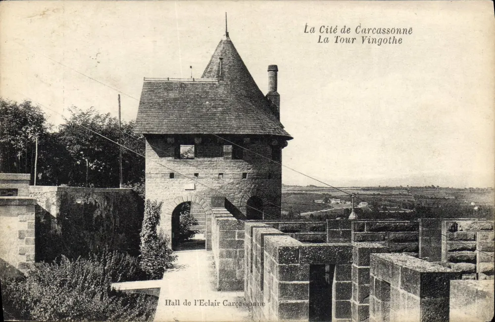 La Cité de Carcassonne — La Tour Vingothè — P. Libmann fotógrafo-editor - Anverso