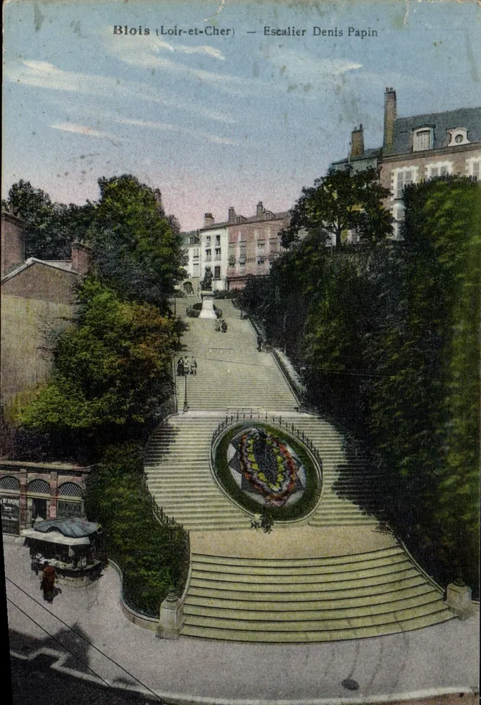 Blois (Loir-et-Cher) — Escada Denis Papin - Frente