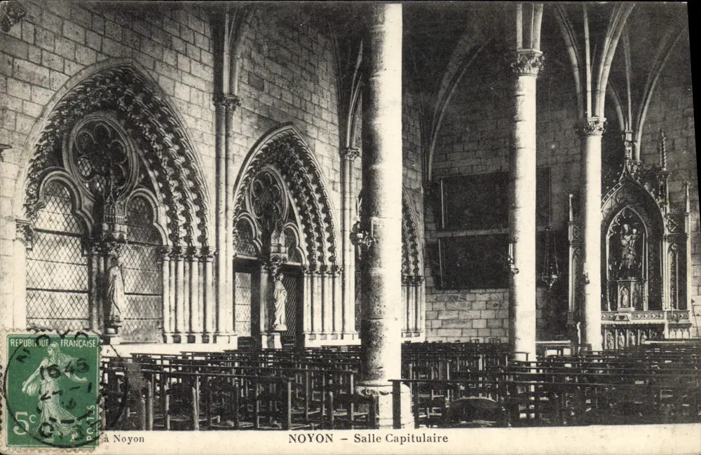 Noyon — Sala Capitular — editor desconhecido, número de série não visível - Frente