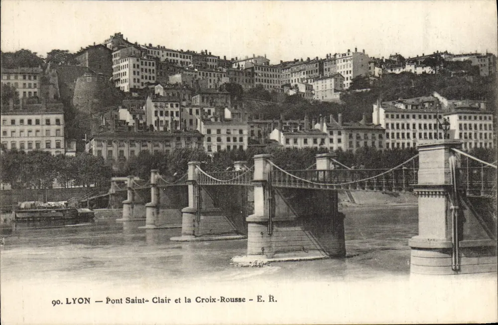 LYON — Pont Saint-Clair e a Croix-Rousse — E. R. - Frente