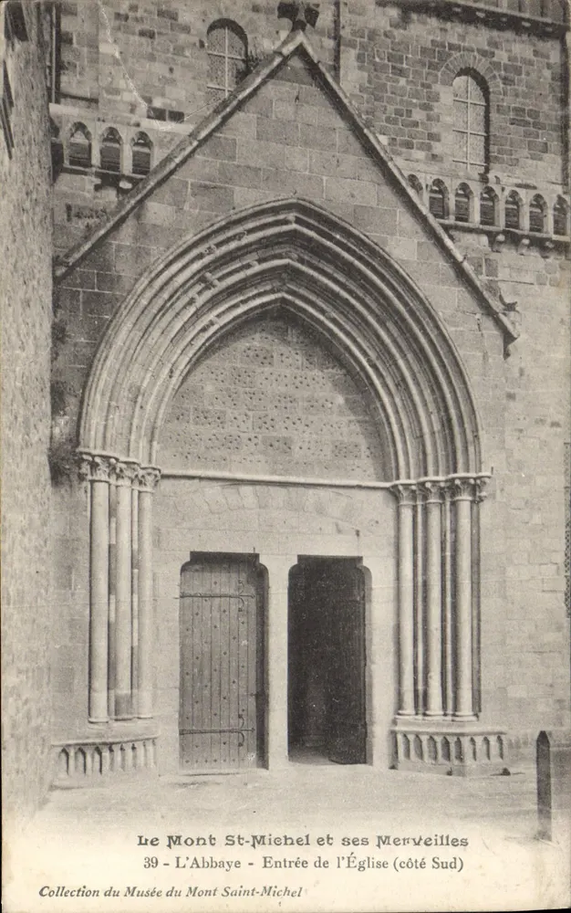 Mont Saint-Michel - Die Abtei - Eingang zur Kirche (Südseite) — Sammlung des Museums Mont-Saint-Michel, Nr. 39 - Vorderseite