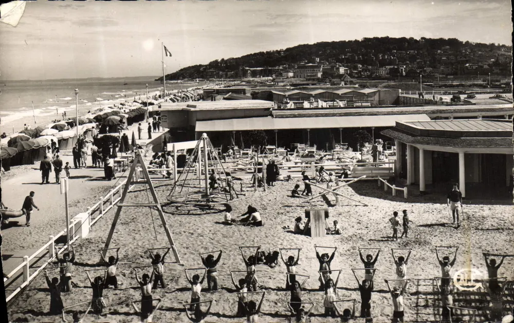 El Parque de cultura física en Deauville — Edición G.A.F. — n°21 - Anverso