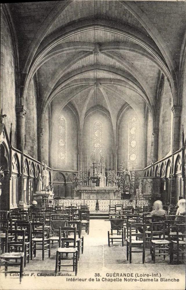 Innenansicht der Kapelle Notre-Dame la Blanche — Guérande (Loire-Inf.) — Sammlung F. Chapeau, Nantes, n°38 - Vorderseite