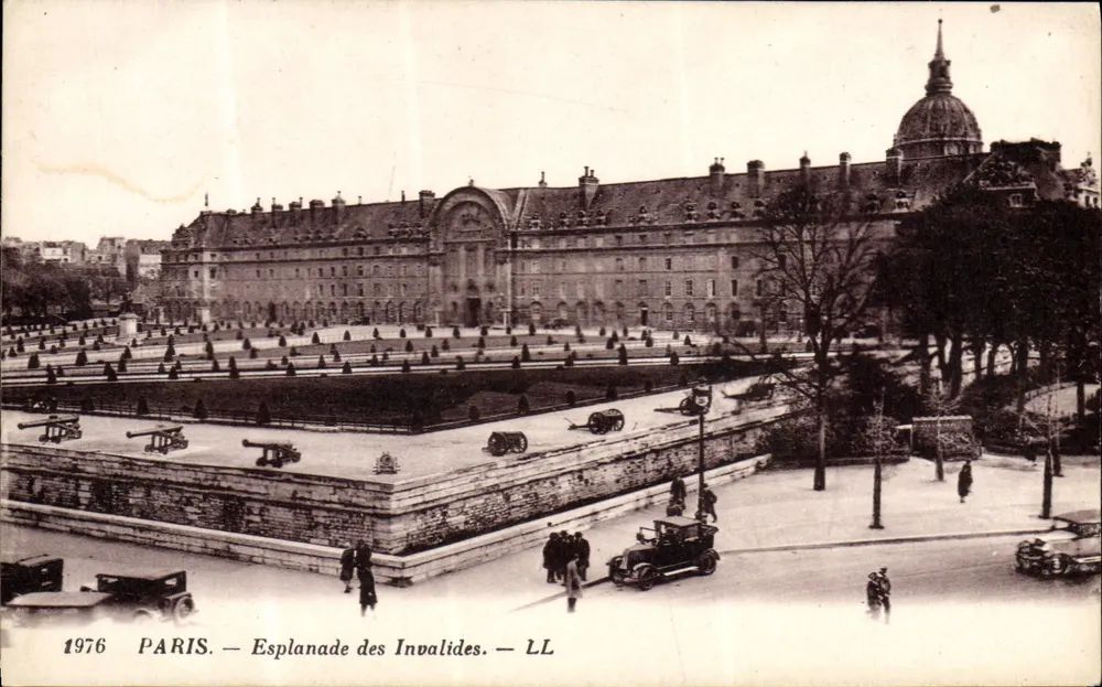 Paris — Esplanada dos Invalidos — LL 1976 - Frente