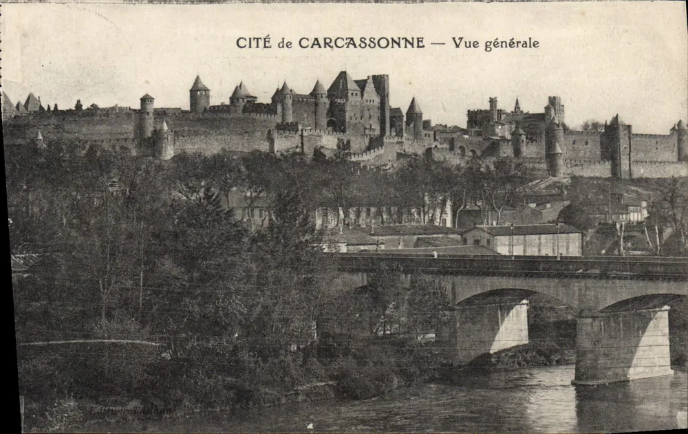 Cidade de Carcassonne — Vista geral — Edição Hachette - Frente