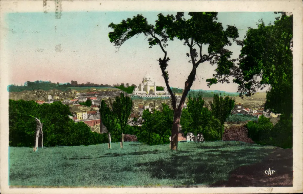 Lisieux — Vista geral em direção à Basílica — C.A.P. n°498 - Frente