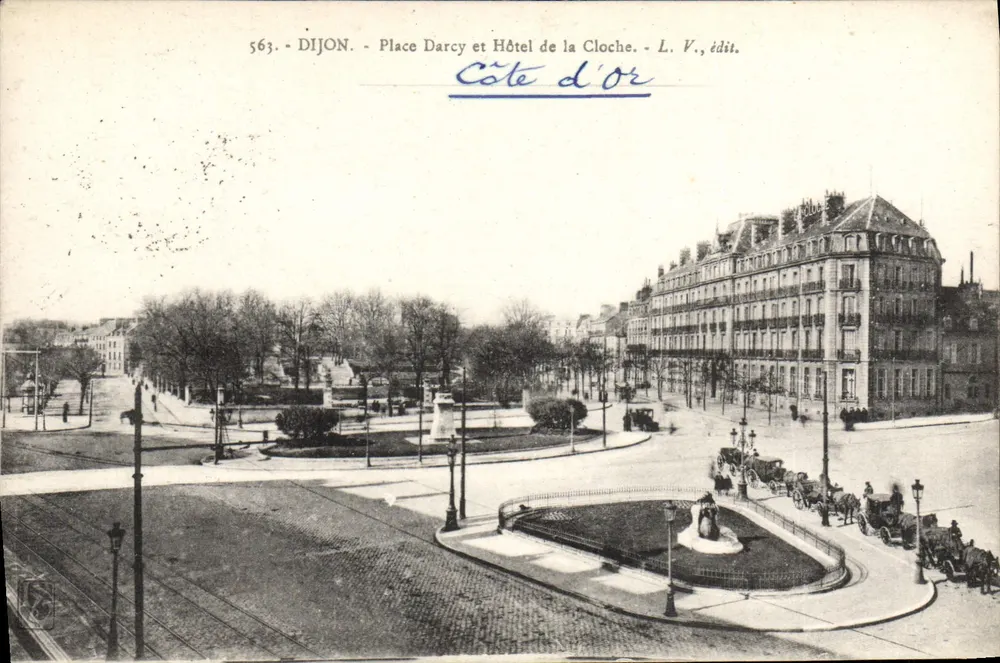 Dijon - Place Darcy und Hôtel de la Cloche — L. V., Verlag Côte d'Or - Vorderseite