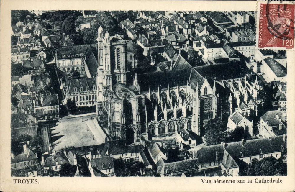 Troyes — Luftbild der Kathedrale — Verlag: Éditions de Troyes, Nr. 20 - Vorderseite