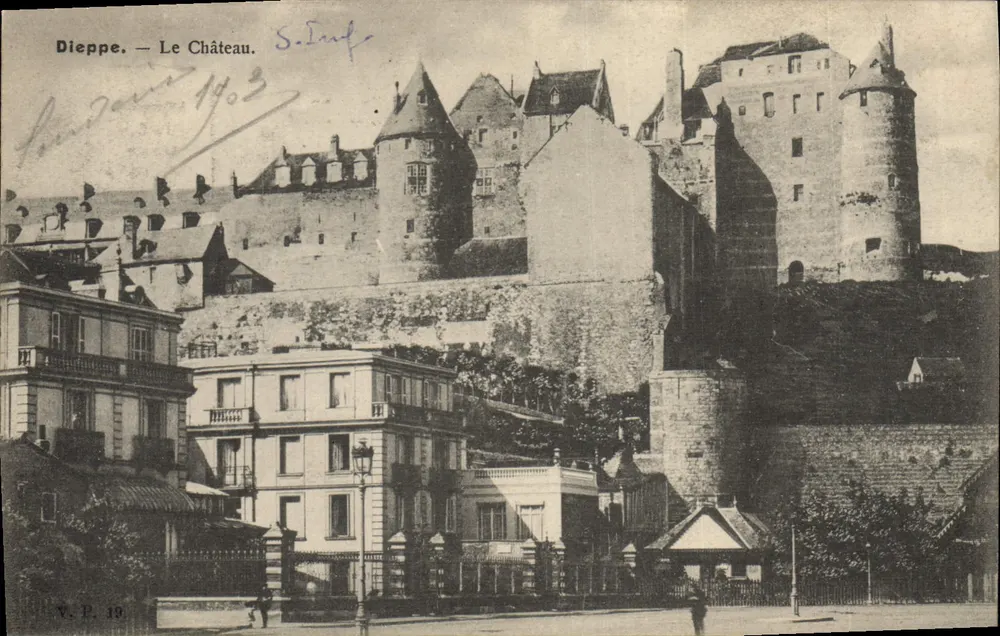 Dieppe — O Castelo — V.P. 10 - Frente