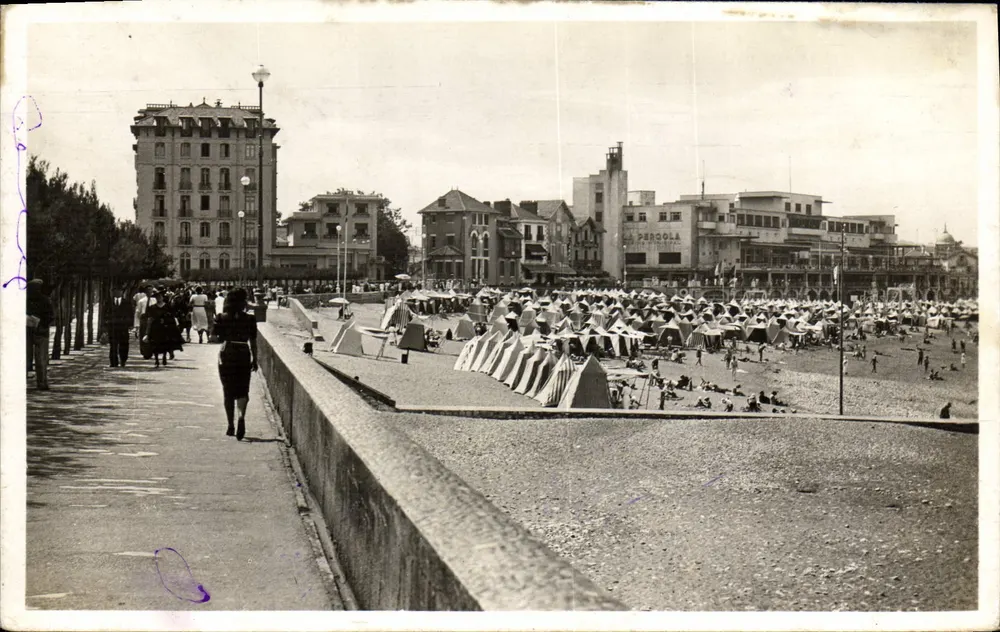 Strand von Saint-Jean-de-Luz — Blick auf das Kasino und die Zelte — Verlag 304 - Vorderseite