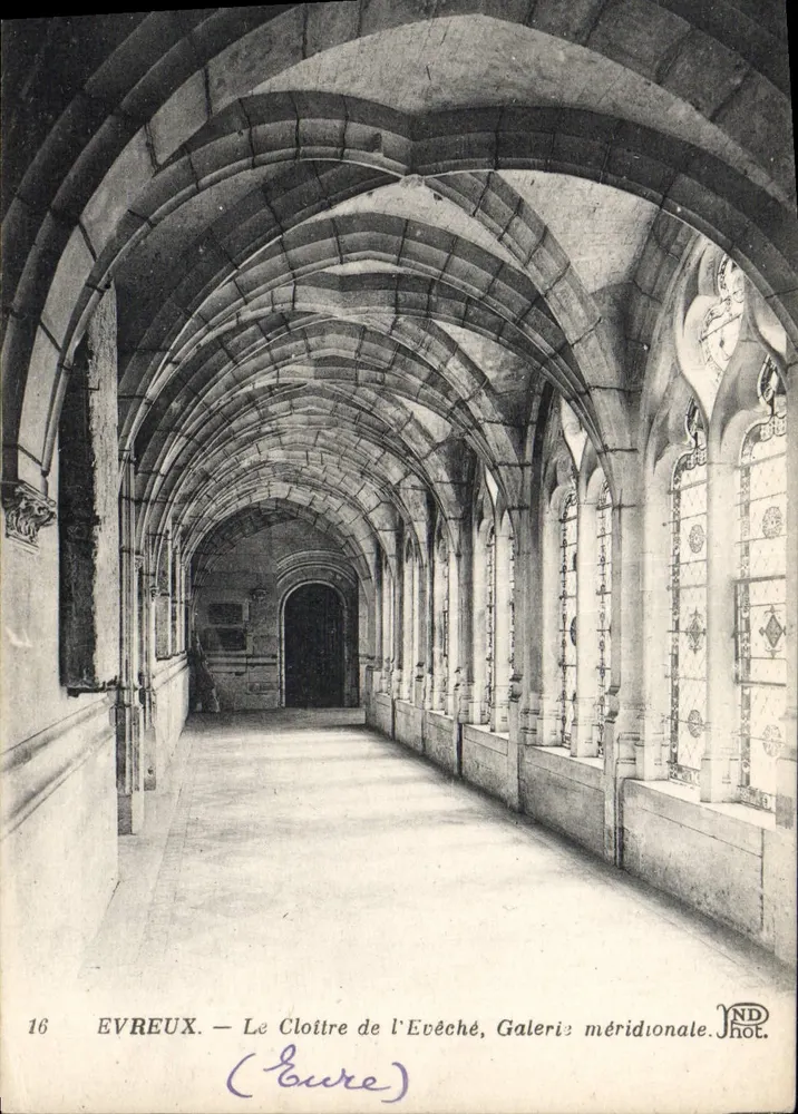 Evreux — Der Cloister des Bischofspalastes, Südliche Galerie — ND Phot. - Vorderseite