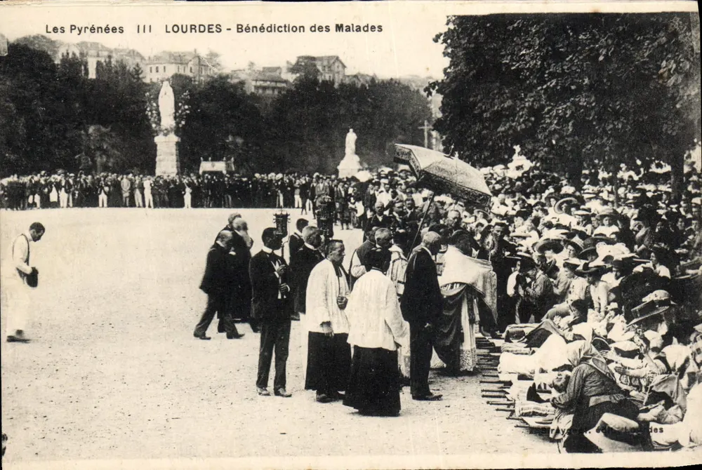 Lourdes - Bênção dos Doentes — Les Pyrénées III, editor Lourdes - Frente