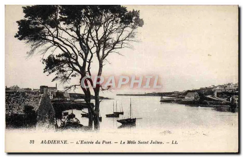 Audierne — Die Einfahrt zum Hafen — Der Môle Saint Julien — LL - Vorderseite