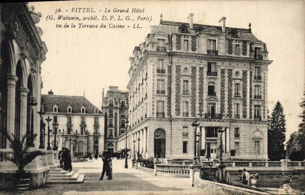 VITTEL - Das Grand Hotel — Ansicht vom Casino — G. Walwein, Architekt, D.P.L.G., Paris - Vorderseite
