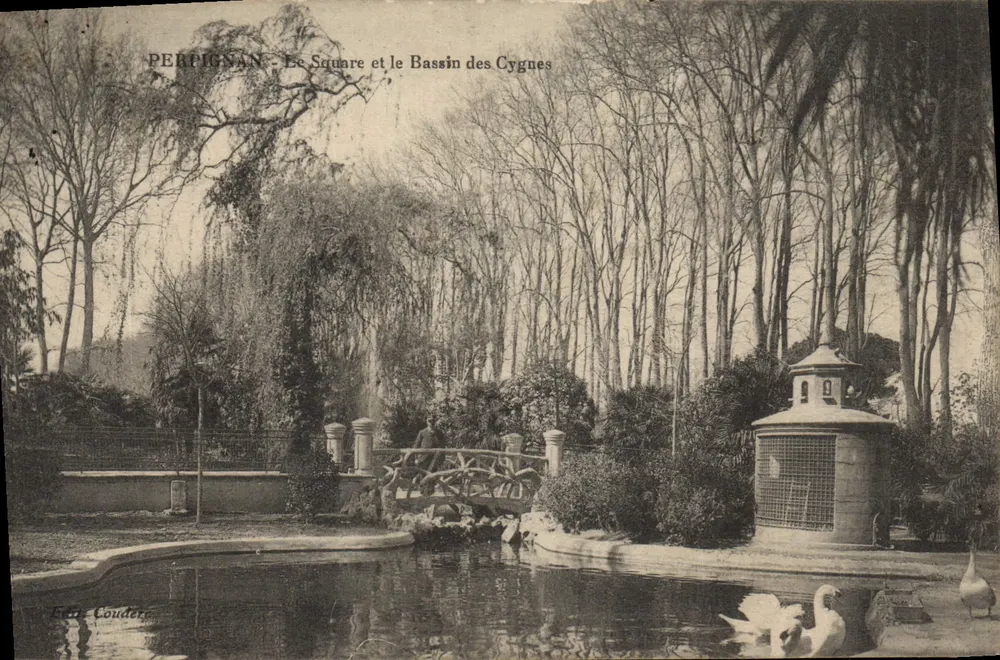 Perpignan - Der Platz und der Schwanenteich — Verleger E. Couderc - Vorderseite
