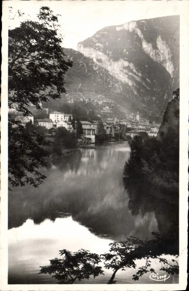 PONT-en-ROUANS — vista do vilarejo à beira de um lago — editor Dint - Frente